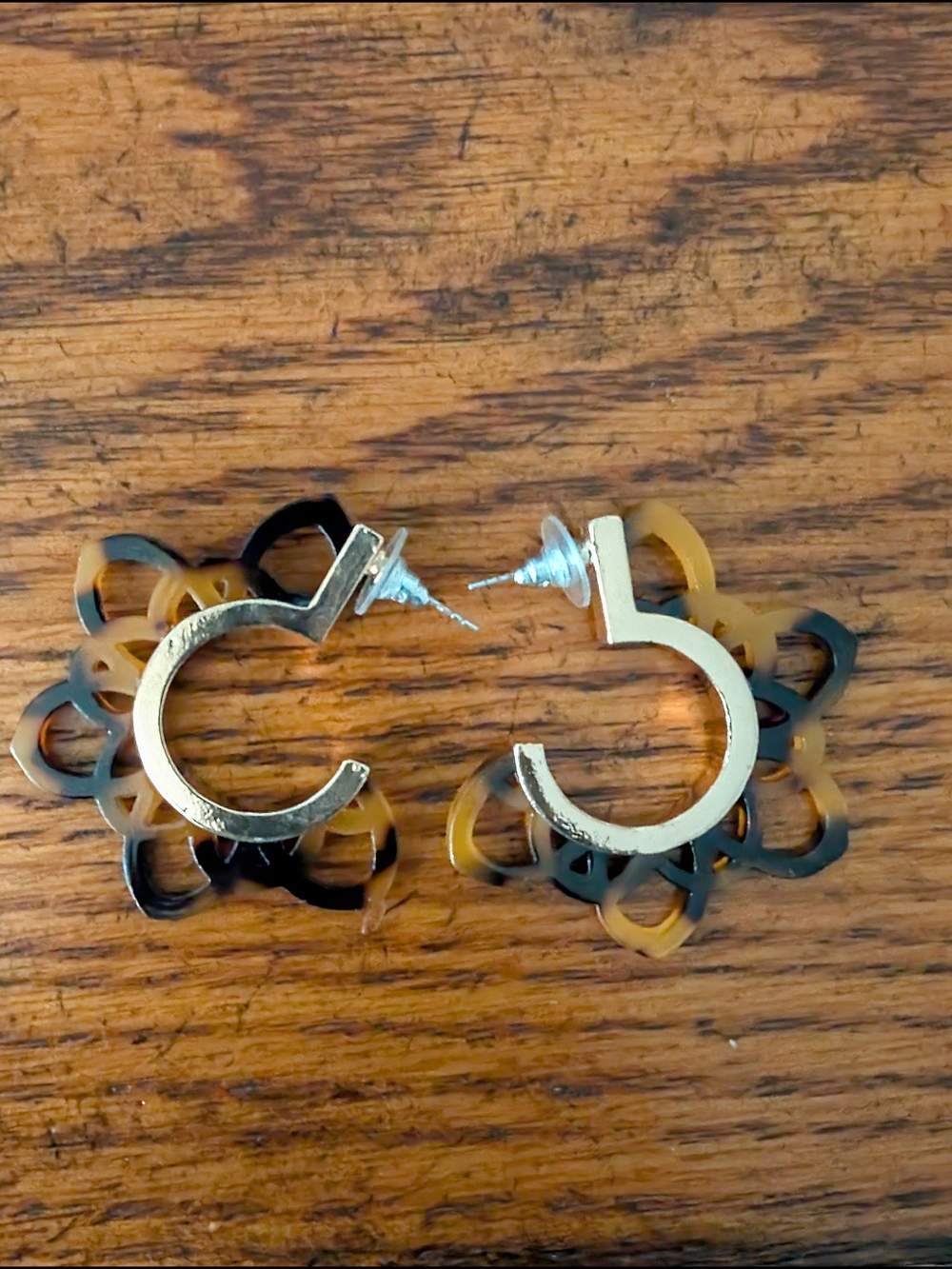 Gold Tortoiseshell Floral Hoop Earrings